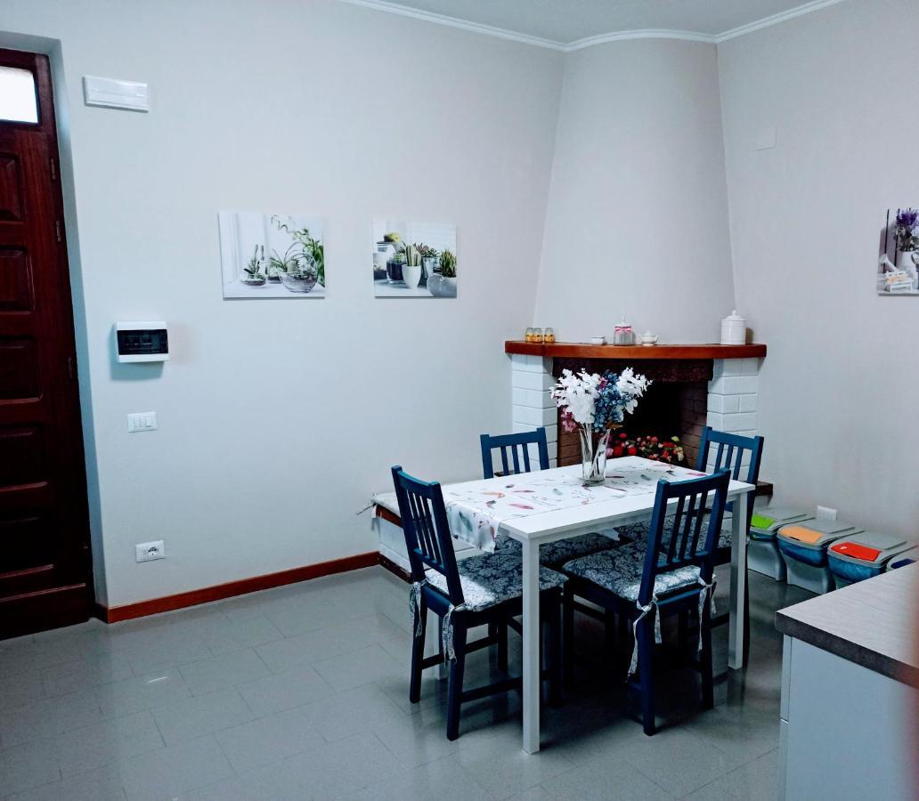 La Finestra Su Spello Apartment Exterior photo